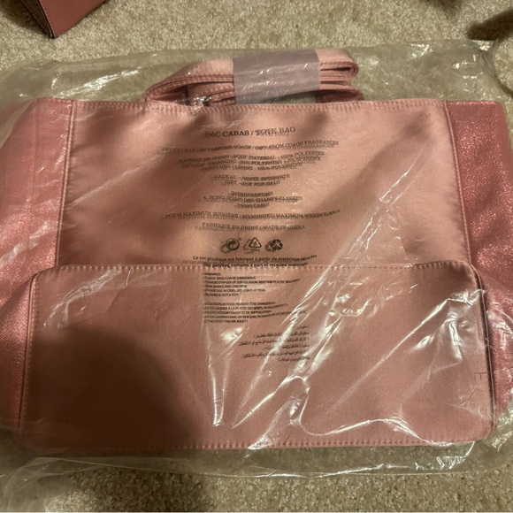 Coach fragrance tote - Picture 2 of 2